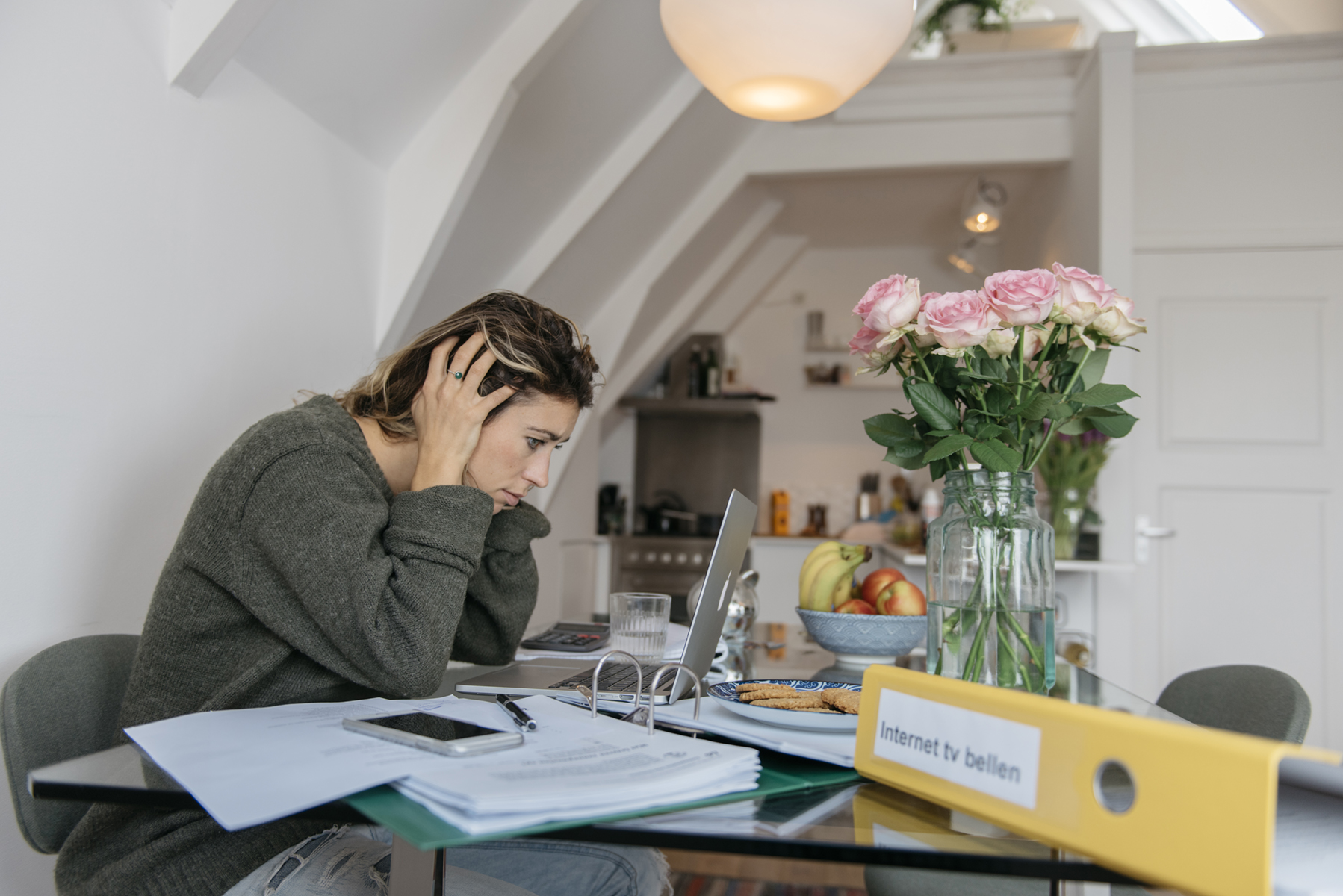 Door blijvende hoge energieprijzen komen 1 op 7 huishoudens in geldnood